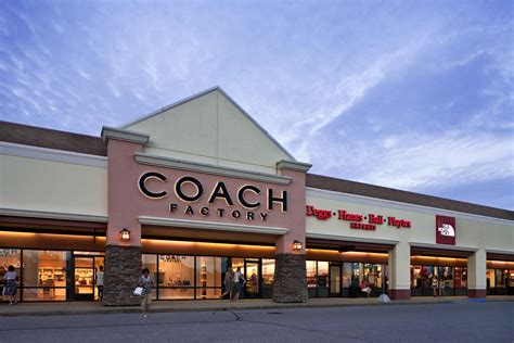 birch run outlet stores.